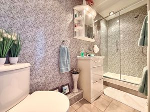 Photo 20- click for photo gallery